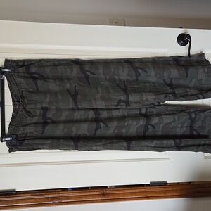 Time and Tru Camo Linen Trousers/Pants